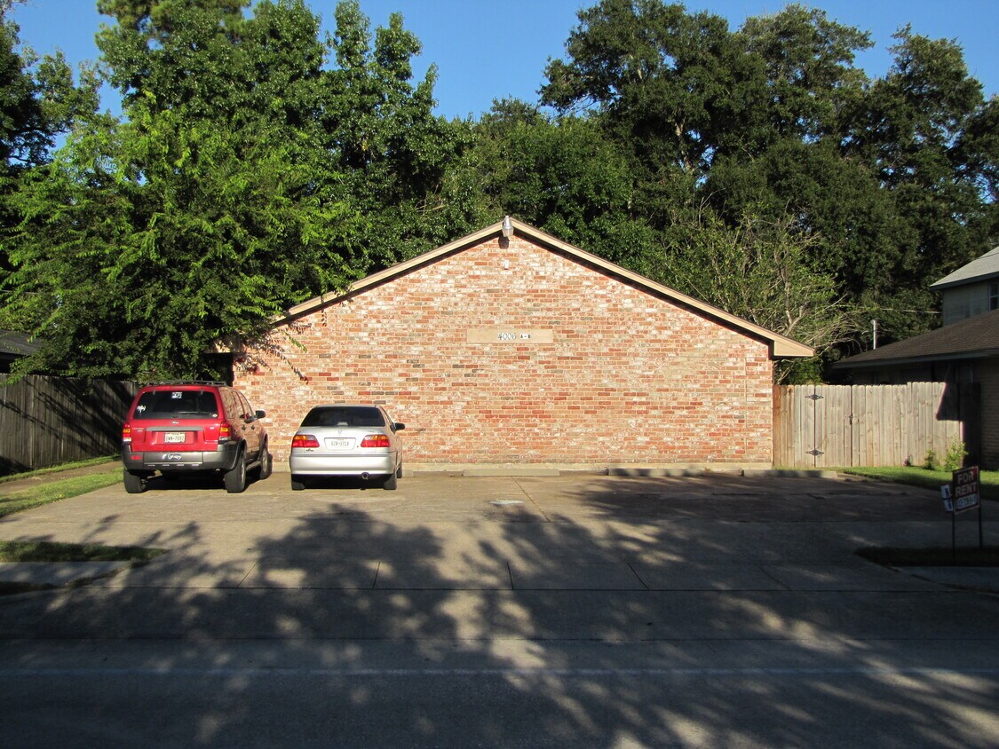 Primary Photo - 4006 Blalock Rd
