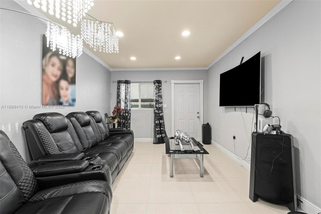 Foto principal - 938 SE 12th St