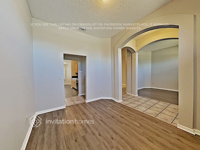 Building Photo - 12934 Staffordshire Dr S
