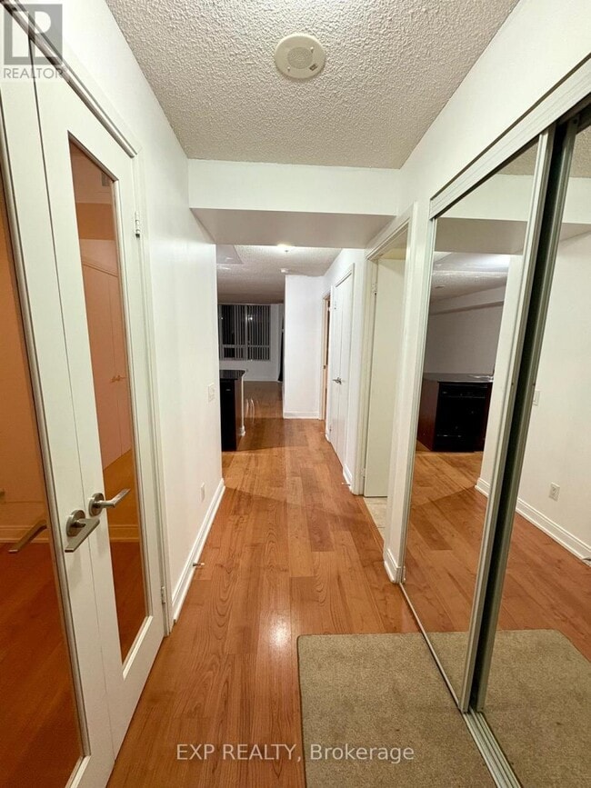 Building Photo - 35 Viking Ln