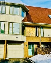 Building Photo - 109 Brant St