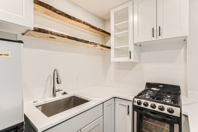 Building Photo - 1212 Columbine Street, Unit 2
