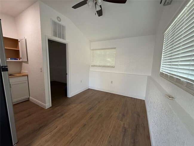 Building Photo - 5521 5th Ave N