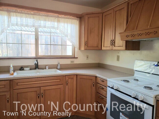 Building Photo - 4 br, 2 bath House - 1578 Colusa Place