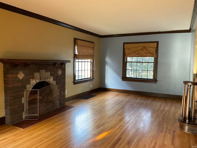 Foto del edificio - 3621 Hoagland Ave