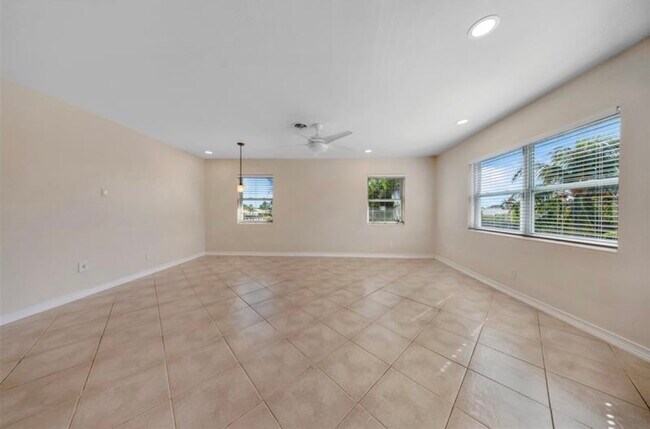 Foto del edificio - 2591 NE 55th Ct