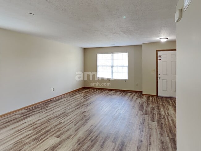 Building Photo - 439 Wellsleyglen Dr