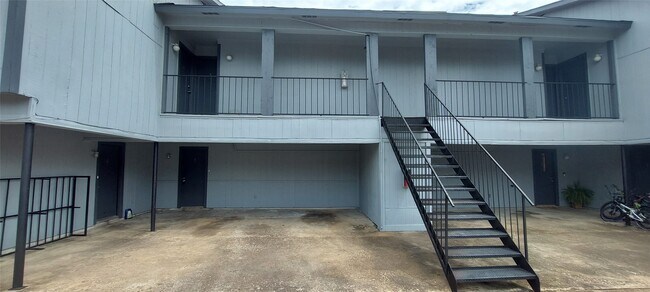 Building Photo - 8710 Ilona Ln