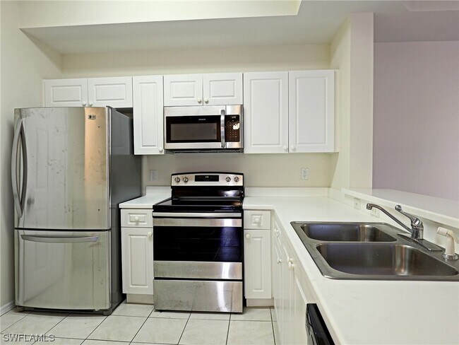 Foto del edificio - 9045 Colby Dr