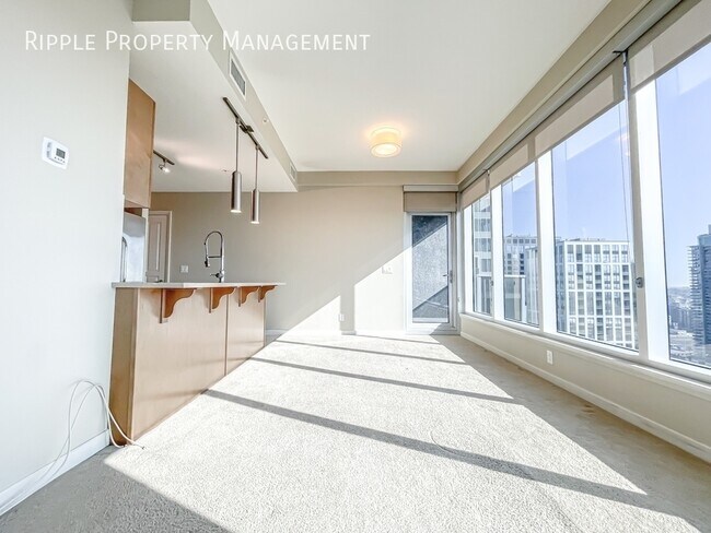 Photo du bâtiment - 2 bedroom 2 bathroom apartment | Heart of Downtown