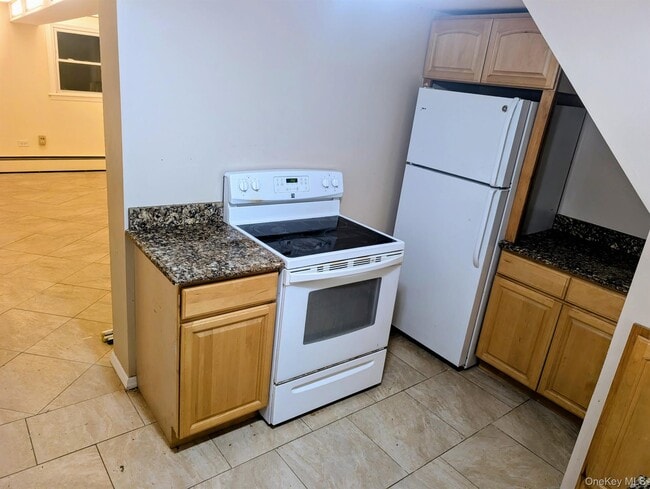 Building Photo - 9 Hollowbrook Pl