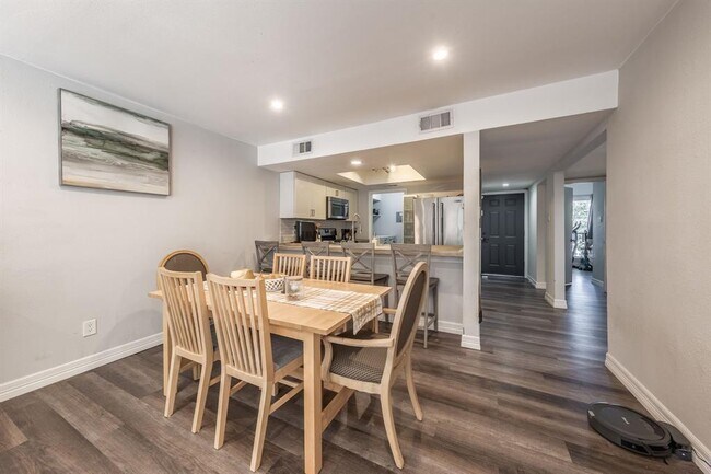 Foto del edificio - 4807 Yucca Hill Dr
