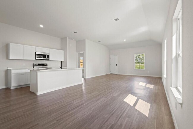 Foto del edificio - Brand New 3 Bed / 2 Bath Home Be the First...