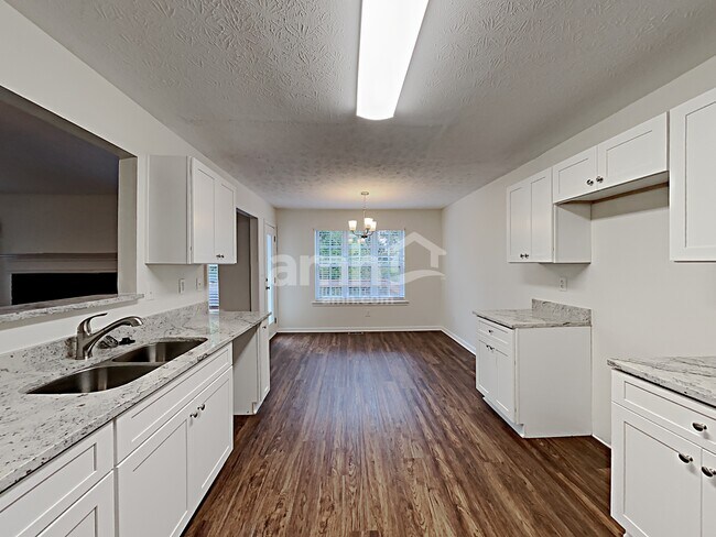 Foto del edificio - 1204 Bramlett Oak Ct