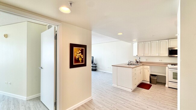 Building Photo - 2 BEDROOM SENIOR LIVING FACILITY - ONE KAL...