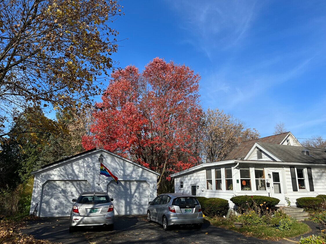 House & Garage - 49 Grove St