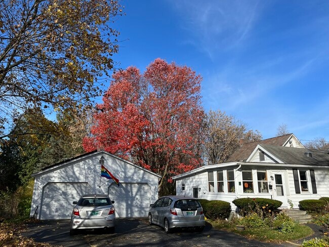 Building Photo - 49 Grove St