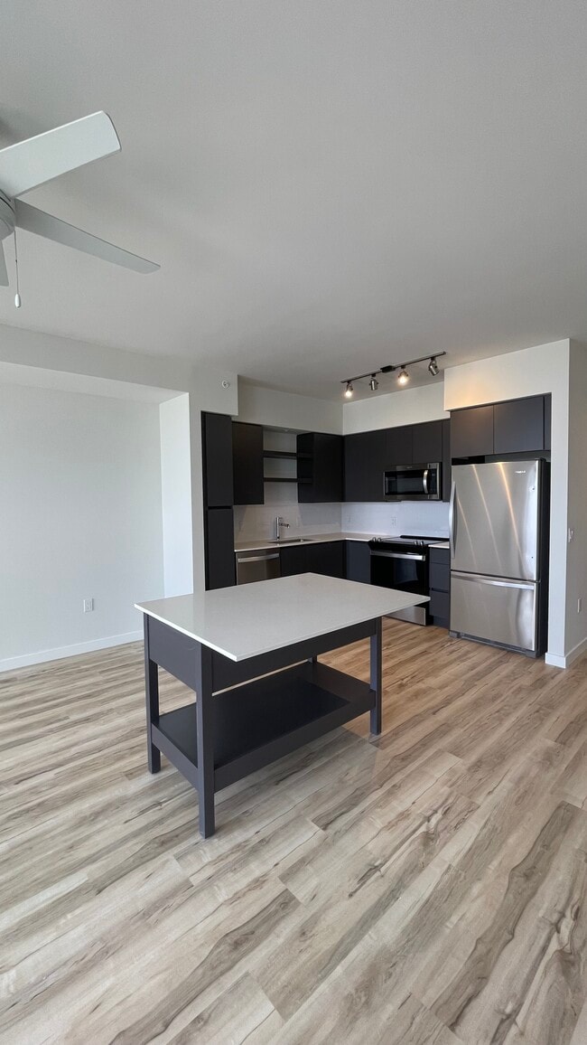 Building Photo - 212 SW 5th Ave