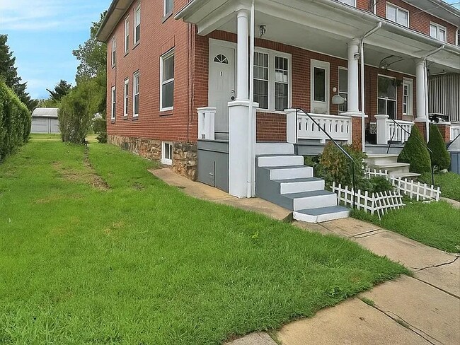 Foto del edificio - 50 Cacoosing Ave