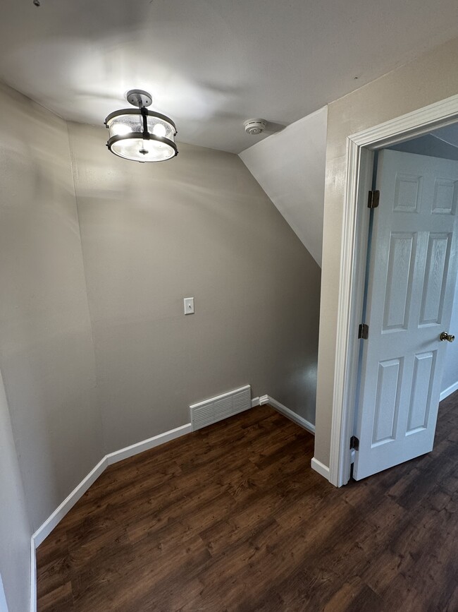 Building Photo - 318 Fox Run