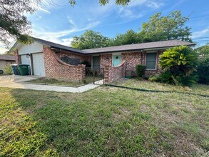 Building Photo - 5115 Staplehurst St