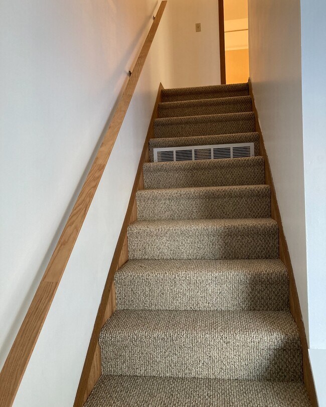 Foto del edificio - 107 S Van St