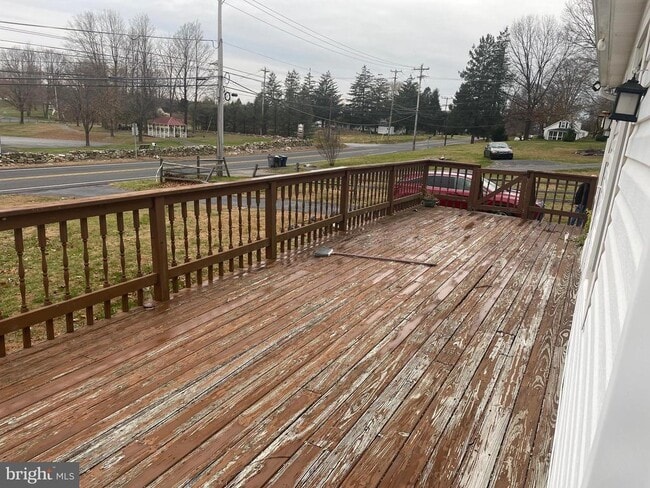 Foto del edificio - 695 W Kings Hwy