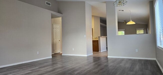 Building Photo - 5274 W Frier Dr