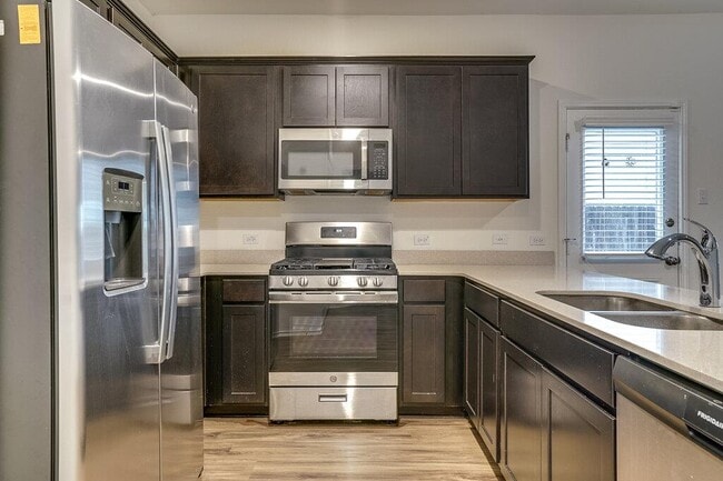 Building Photo - 355 Geode Glen