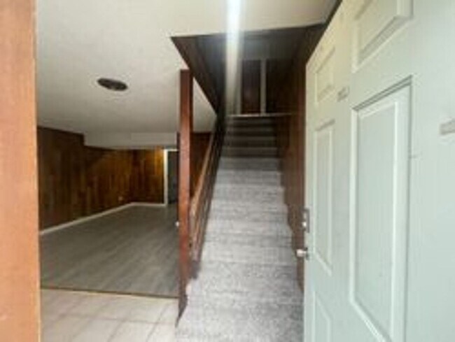 Building Photo - 1201 N 64 St