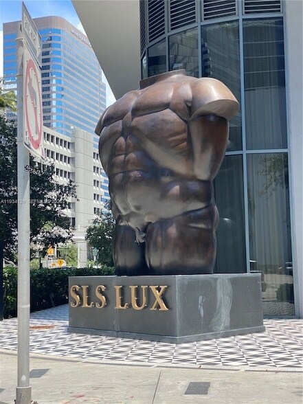 Foto del edificio - 1300 S Miami Ave