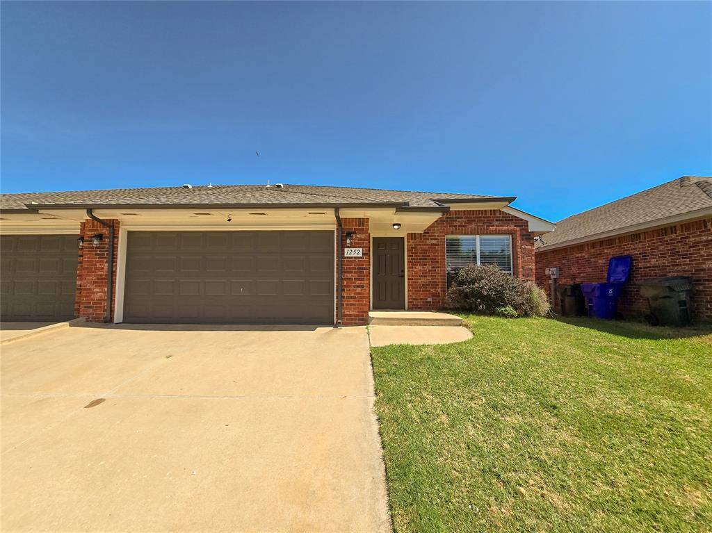 Foto principal - 1252 Kingston Rd