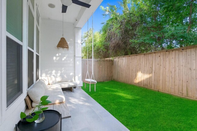 Foto del edificio - 9019 Wellspring Dr