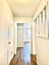 Building Photo - 811 Tori Rd