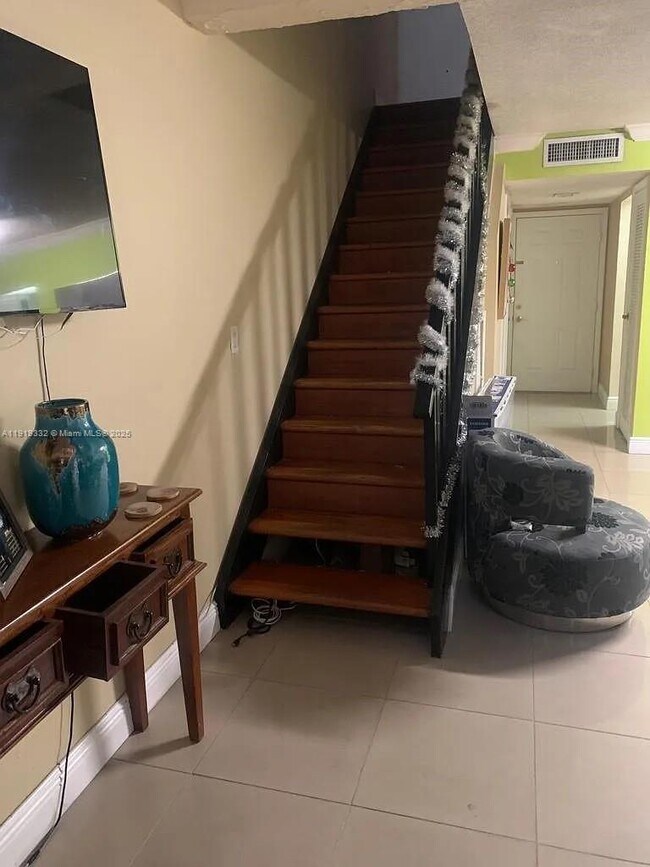 Foto del edificio - 18051 NW 68th Ave