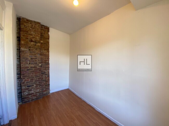 Building Photo - 8 RIVINGTON STREET #14