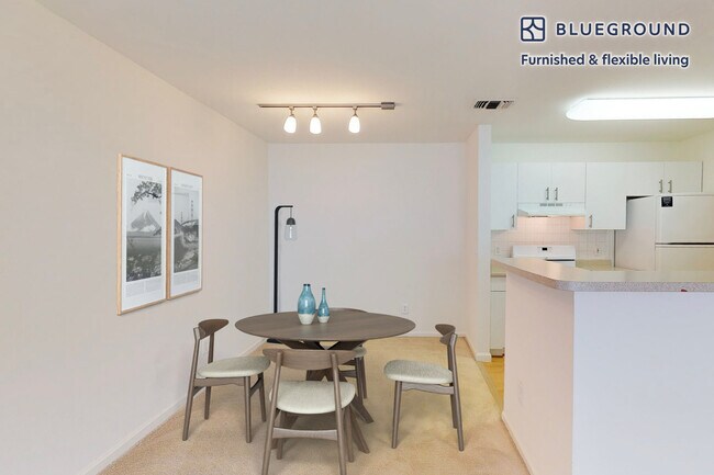 Building Photo - 313 Avalon Cir