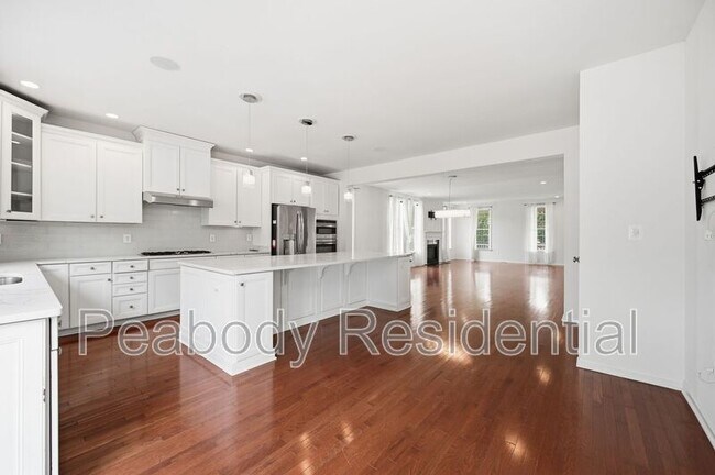 Building Photo - 24267 Purple Finch Dr