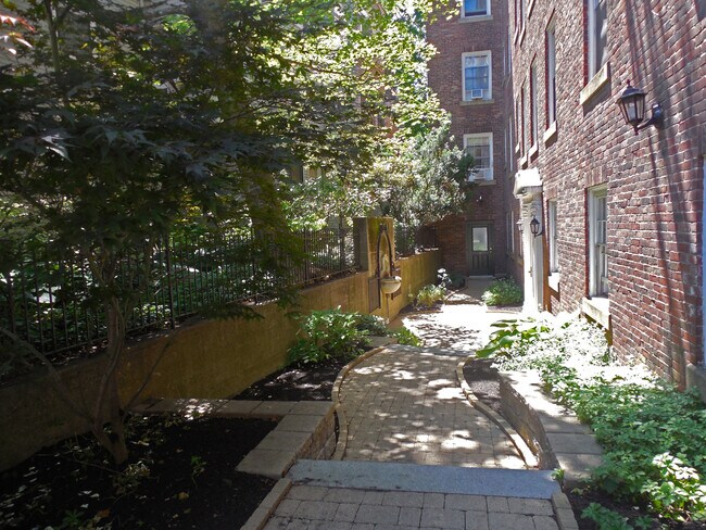 Building Photo - 16 Chauncy St