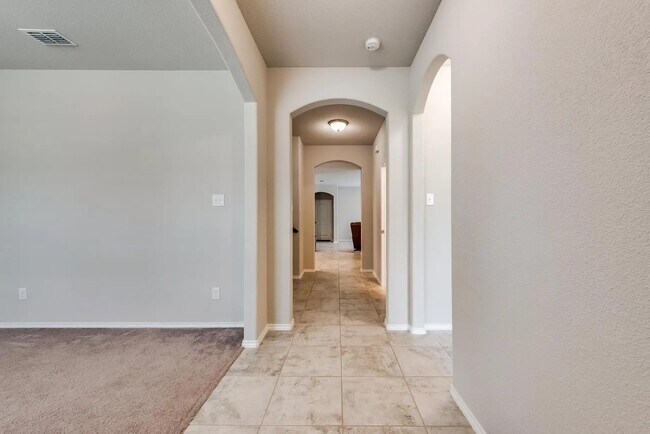 Foto del edificio - 1500 Emerald Tree Pl