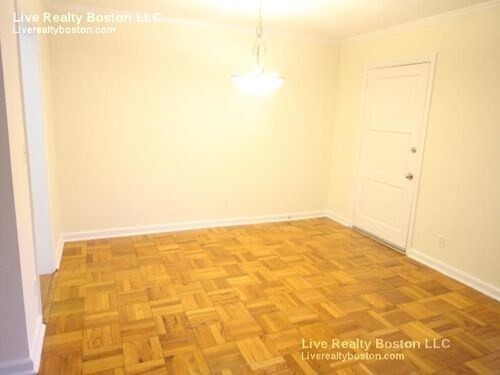 Building Photo - 321 Tappan St