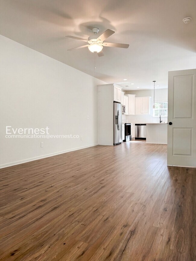 Foto del edificio - 133 Stilwell Oaks Cir
