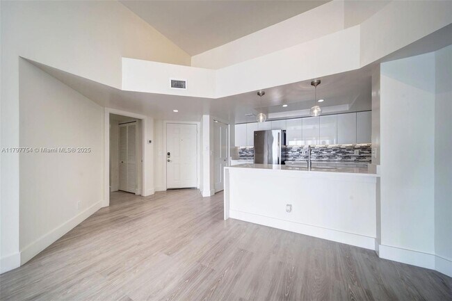 Foto del edificio - 3605 NE 207th St