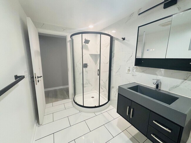 Foto del edificio - 1 Bedroom 1 Bath Apartment *Newly Renovated Summer 2023*