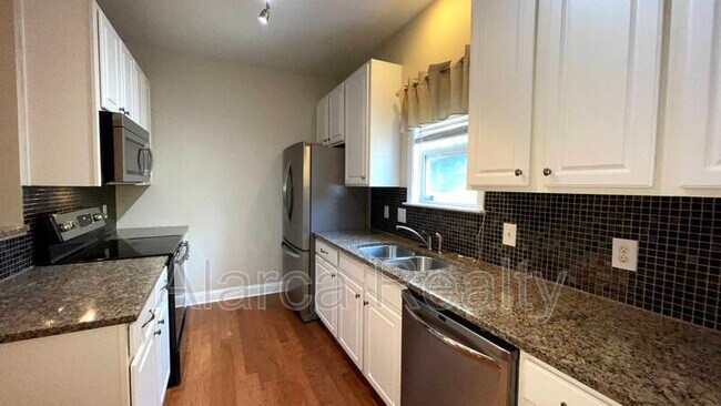 Photo - 1120 W 1st St Townhome