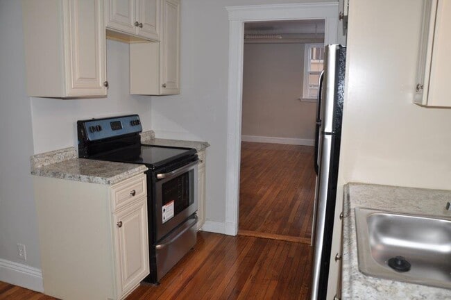 Kitchen - 20 Marshal St