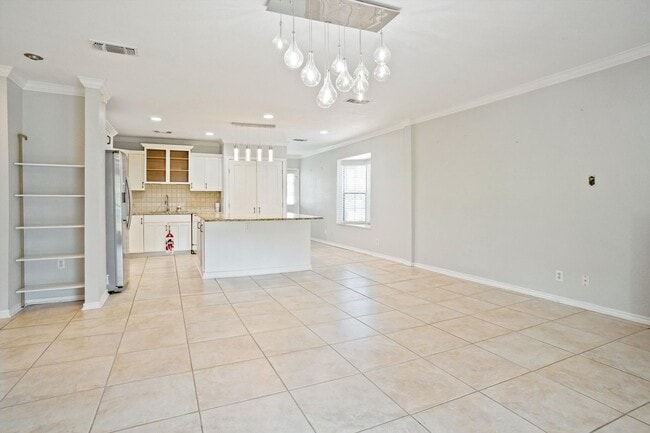 Building Photo - 6763 Hill Ct