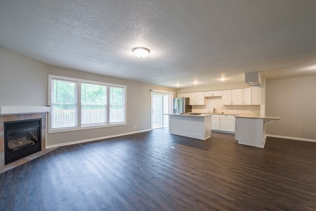 Foto del edificio - 5590-5592 Timber Lane Shorewood MN