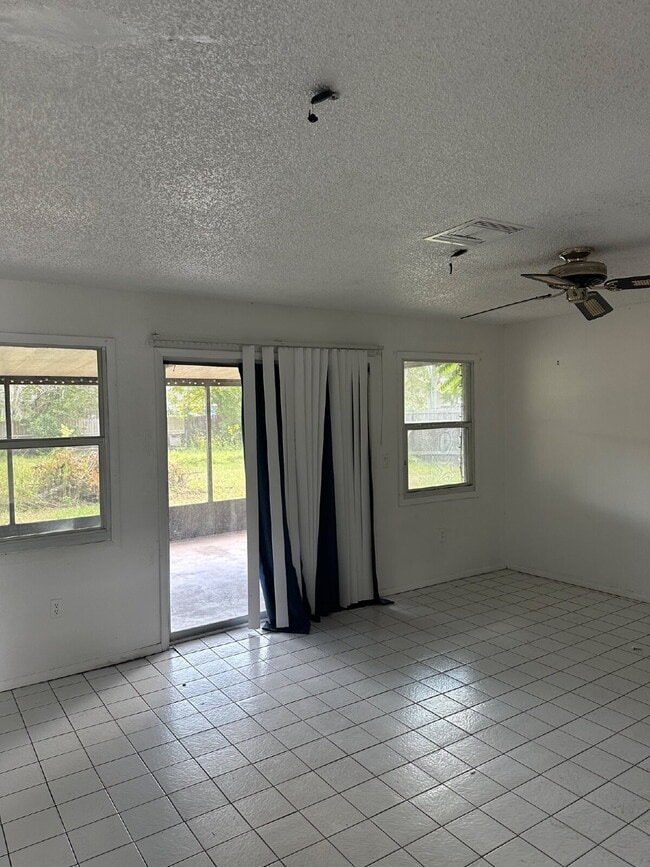 Foto del edificio - Cute 3 Bedroom, 1 Bathroom house for Rent