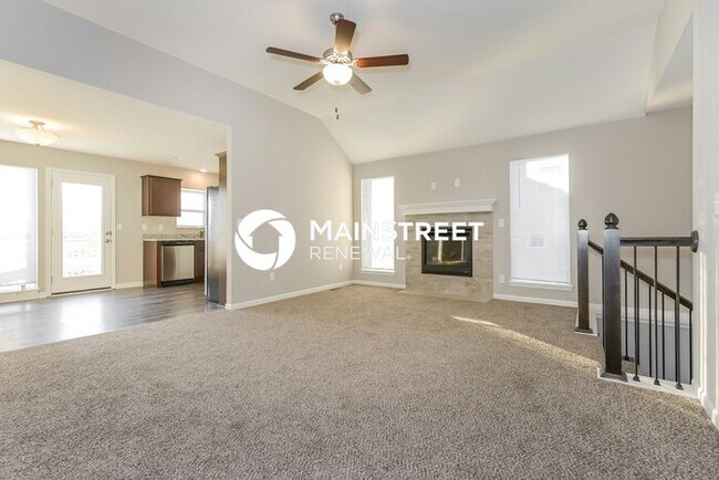 Building Photo - 4 Bedroom Pet-Friendly Home in RAYMORE, MO...